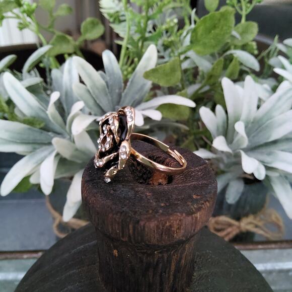 Women's Fashion Flower Ring with Clear Rhinestones in Black Gold Tone Size 7 - Picture 3 of 11